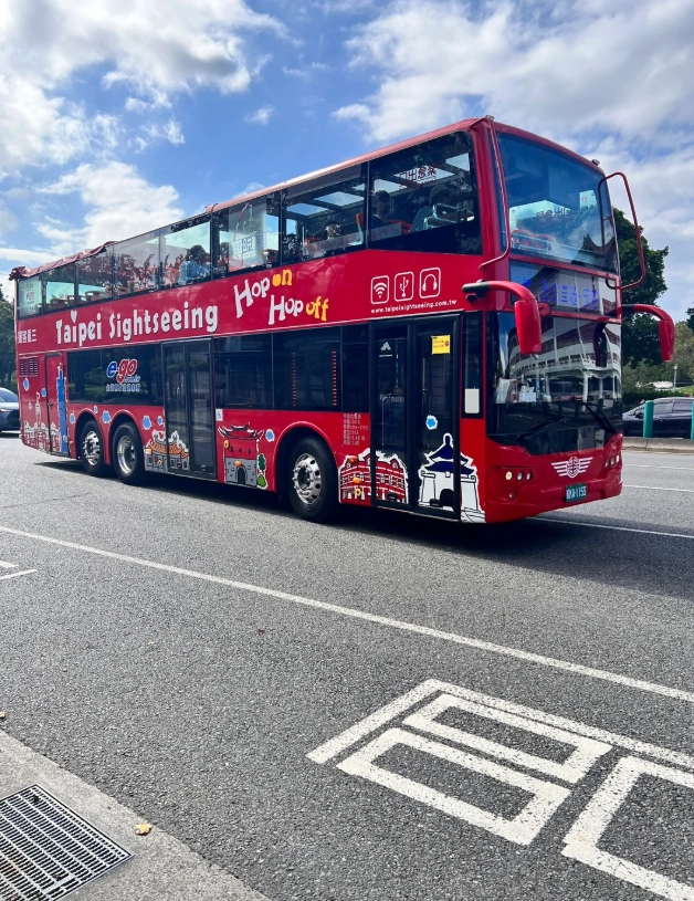 National Palace Museum Shuttle Bus: Save Time & Avoid Taxi Scams