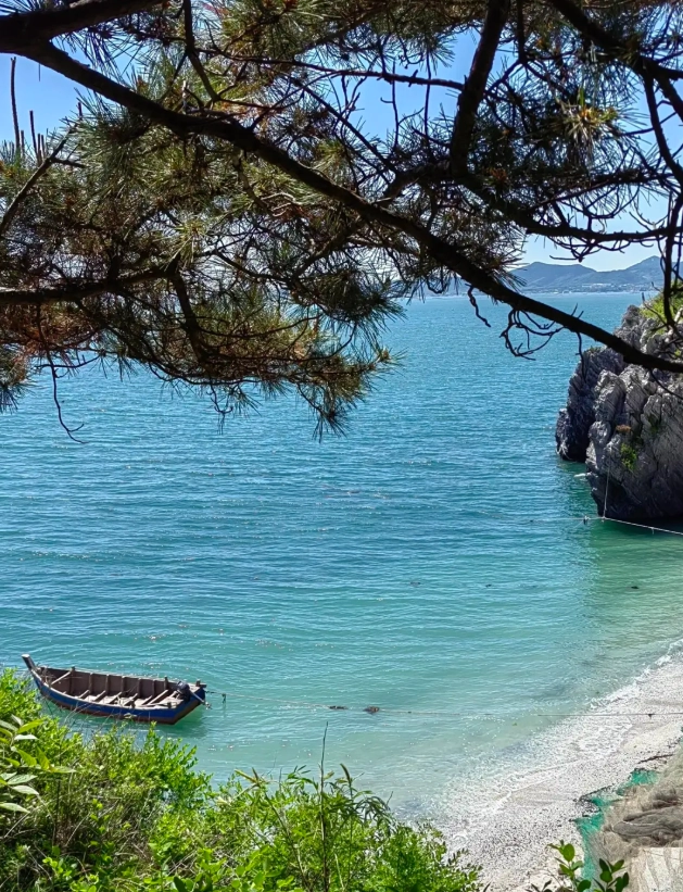 best time to visit Golden Pebble Beach