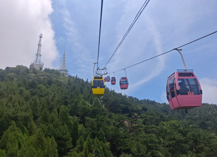 Dalian Forest Zoo gondola Dalian Forest Zoo gondola