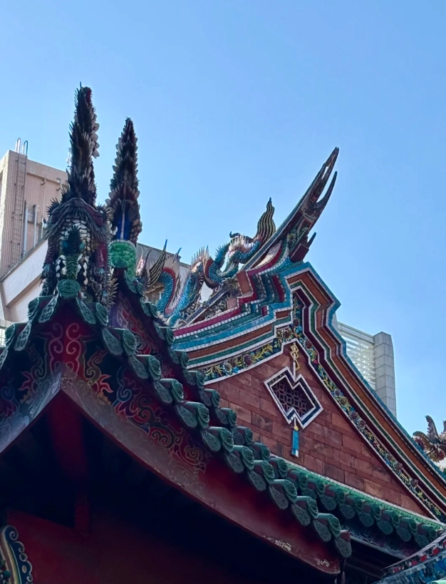 Longshan Temple tours Longshan Temple tours