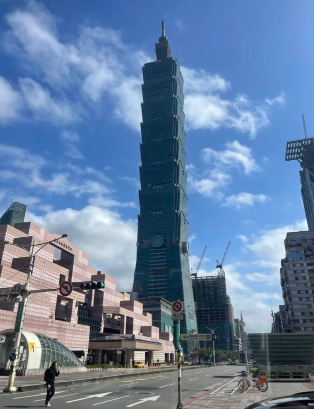 Taipei 101 Guided Tour: Insider Tips to Skip Lines & Save Money