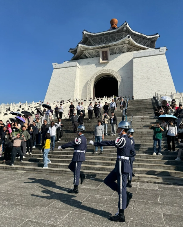 Chiang Kai-shek Memorial Hall Opening Hours: Avoid the Crowds & Save Time