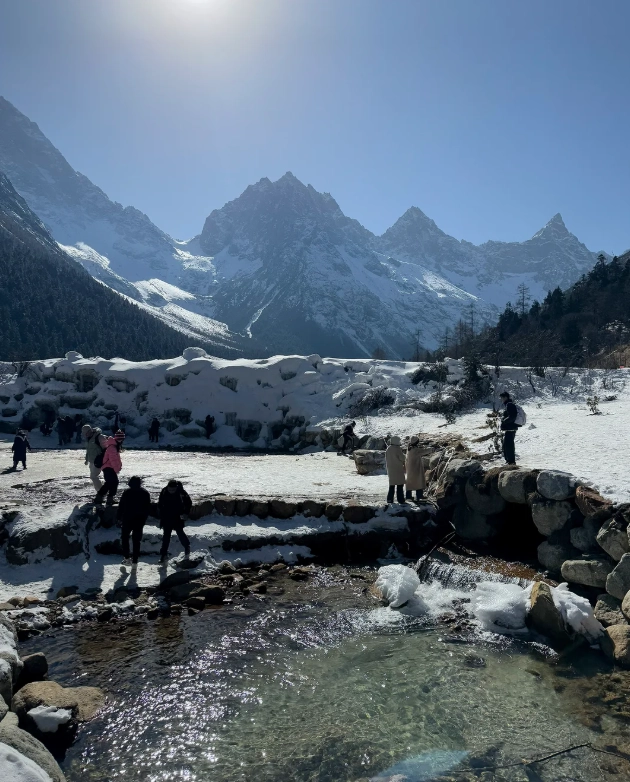 Dagu Glacier hiking trails Dagu Glacier hiking trails