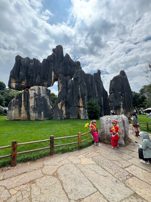 kunming stone forest tips
