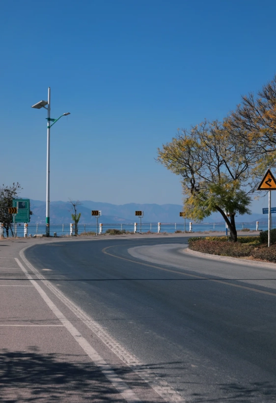 how to get to Erhai Lake from Dali