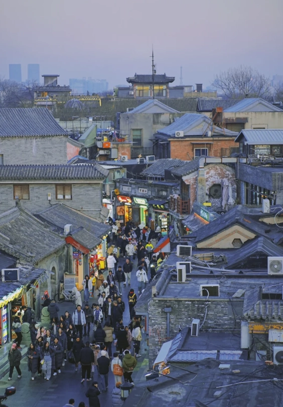 Nanluoguxiang English Guide: Avoid Tourist Traps & Eat Like a Local