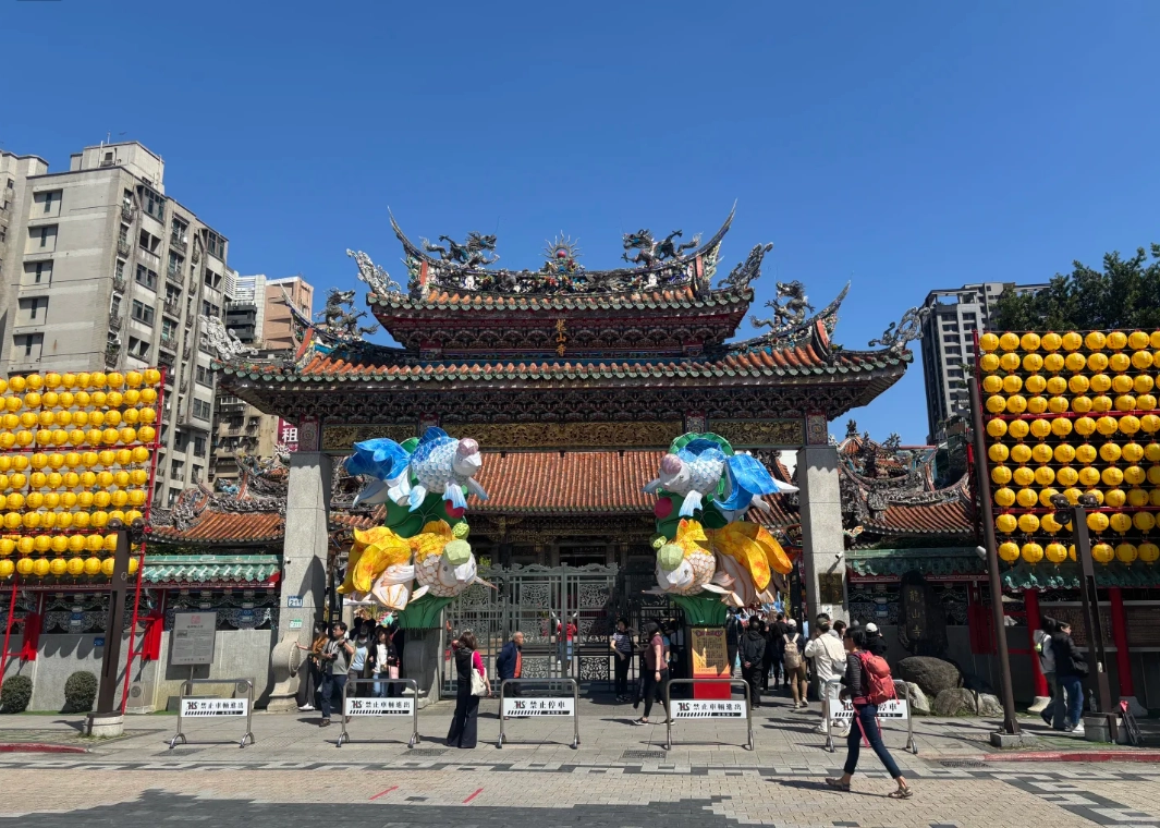 Longshan Temple guide