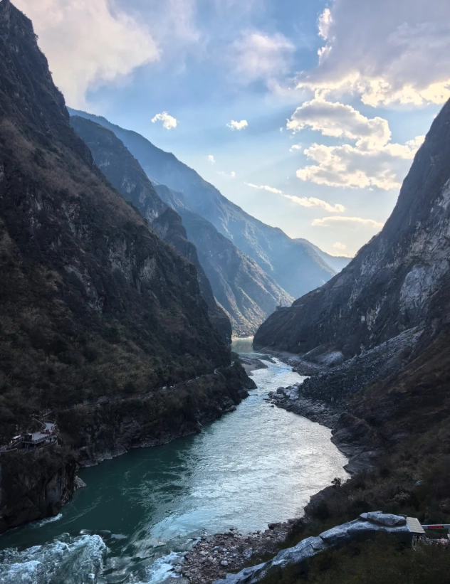hiking Tiger Leaping Gorge hiking Tiger Leaping Gorge
