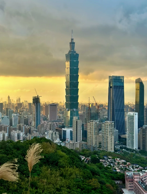 taipei 101 at night