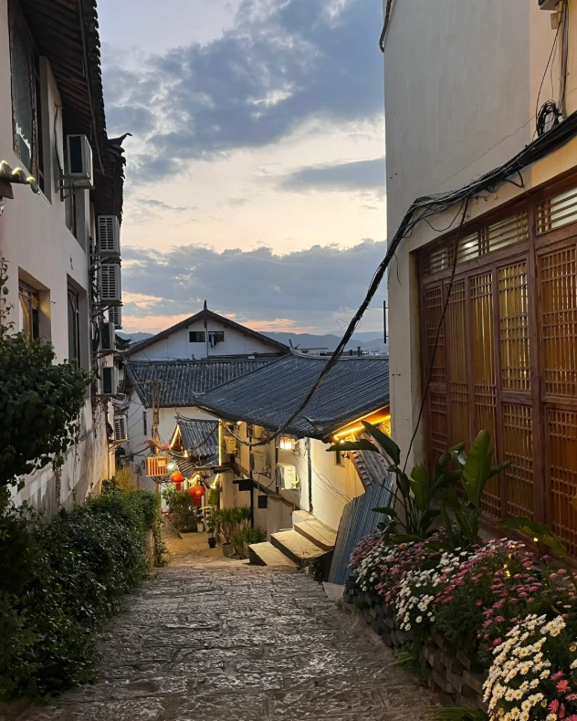 best time to visit lijiang old town best time to visit lijiang old town