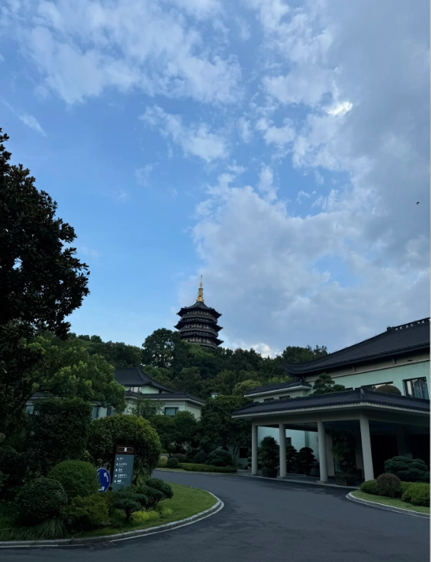 hangzhou lakeside hotels