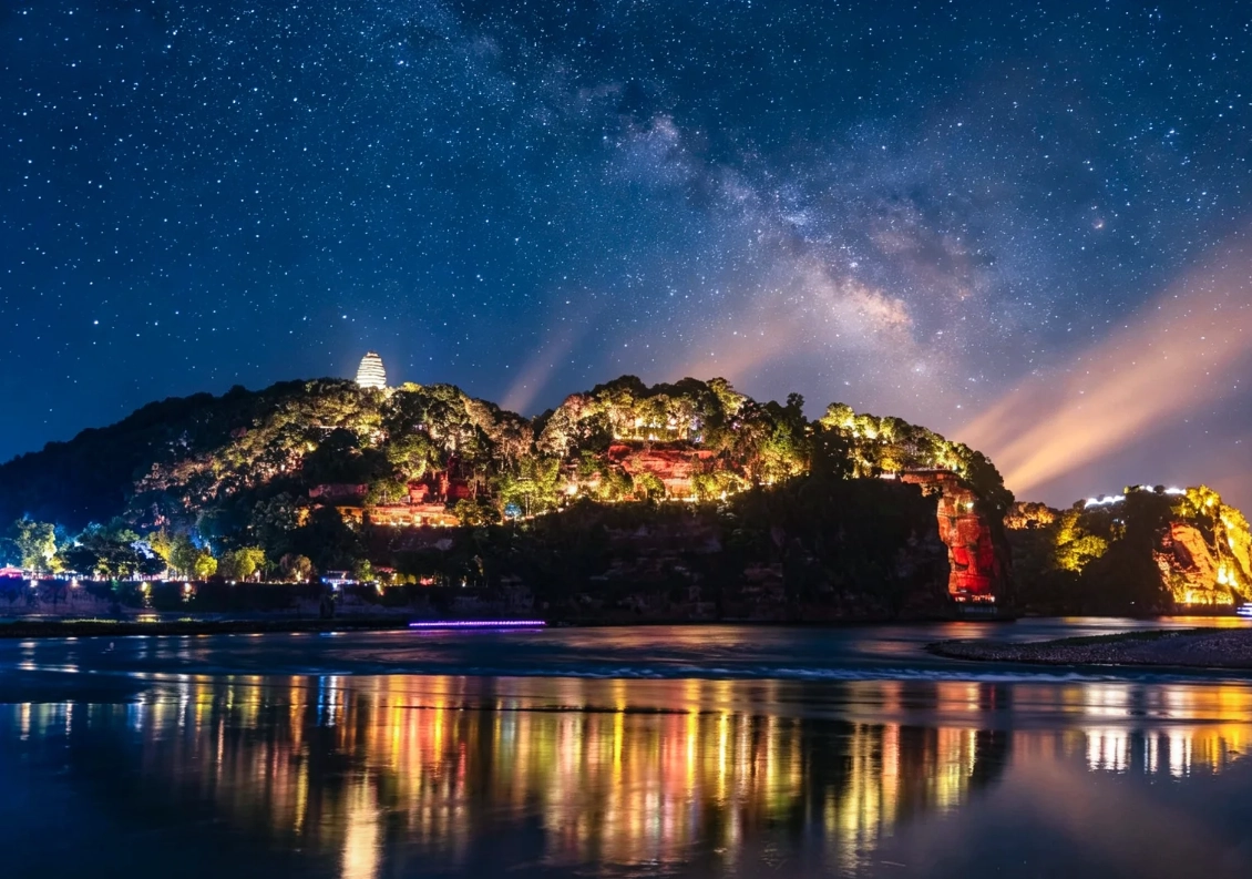 things to do in Leshan at night things to do in Leshan at night