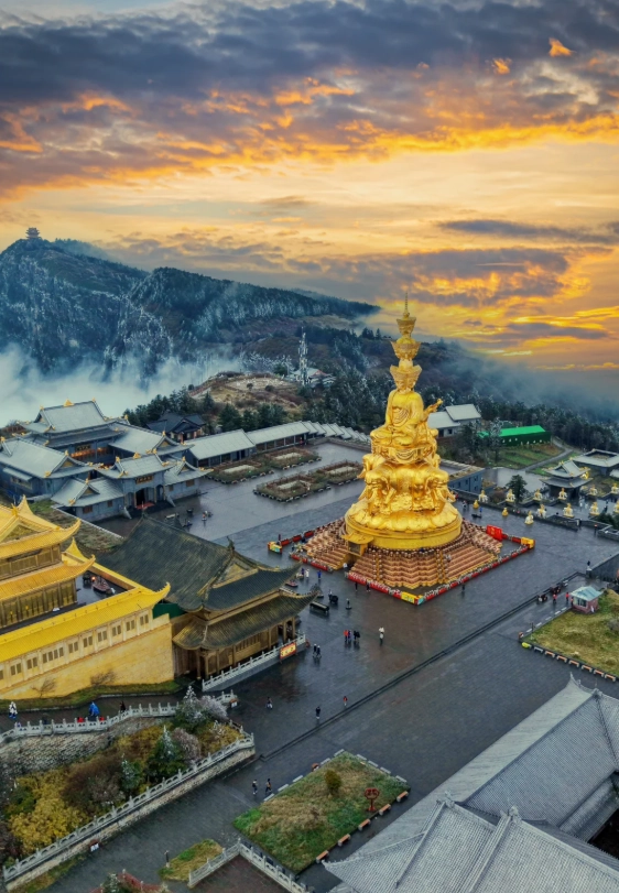 Emei Mountain hiking day trip Emei Mountain hiking day trip