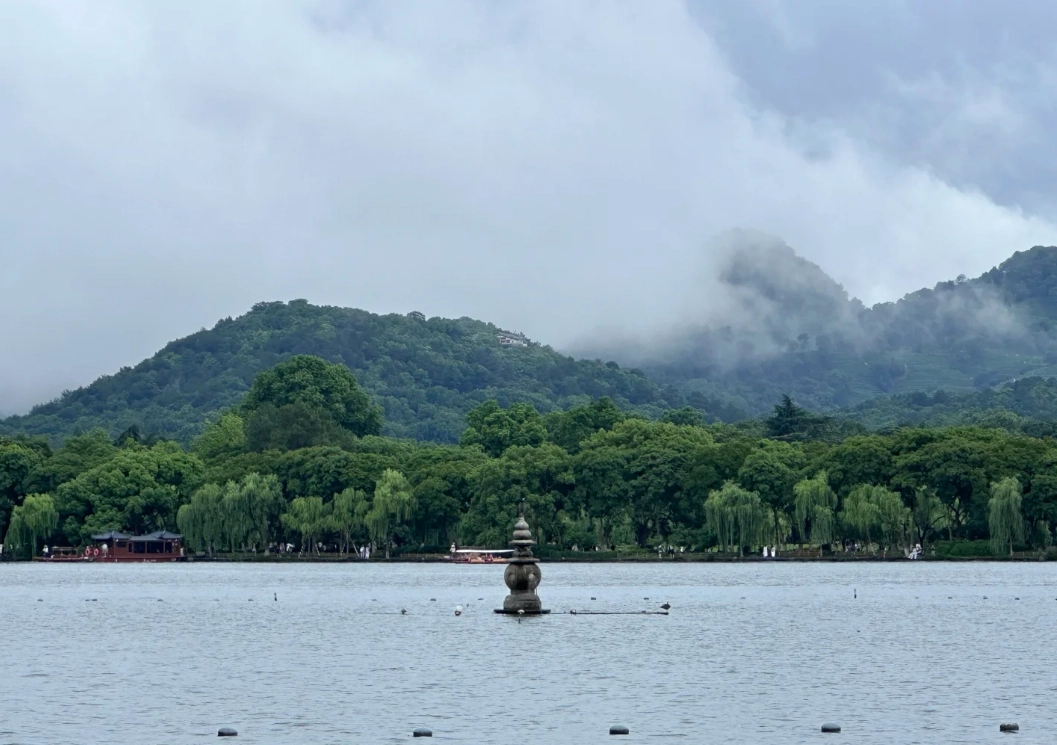 best time to visit West Lake