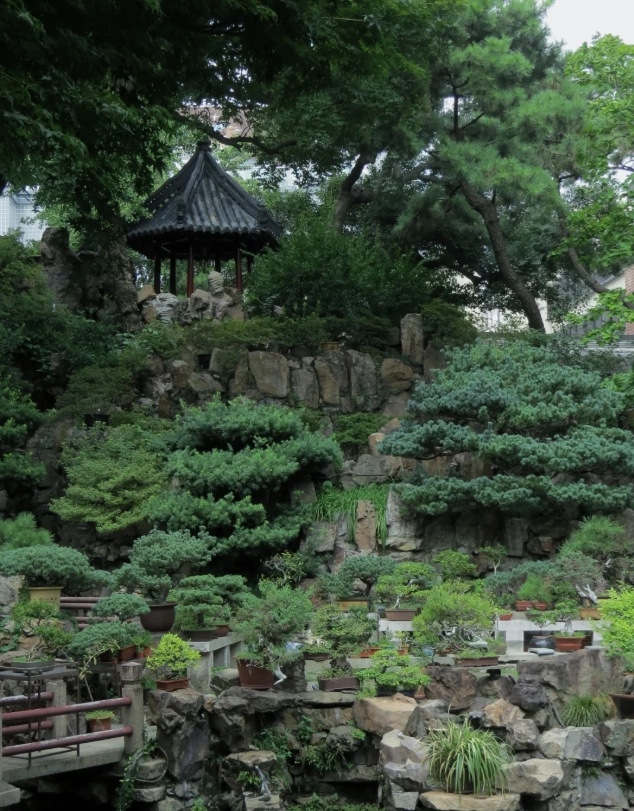 Yu Garden less crowded Yu Garden less crowded