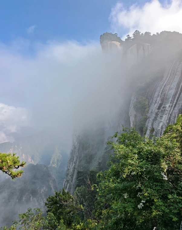 Huashan opening times Huashan opening times