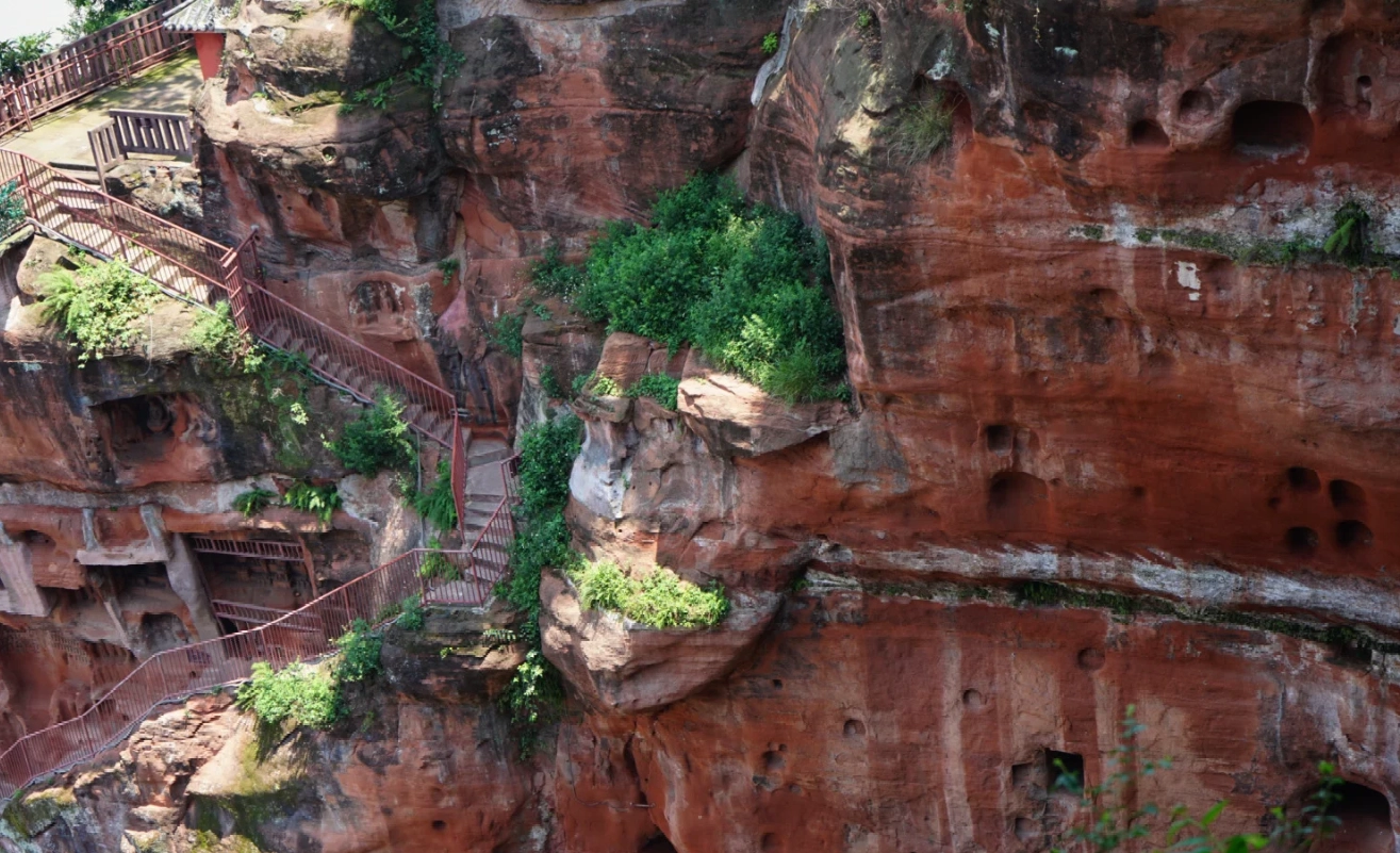 best time to visit Leshan Giant Buddha