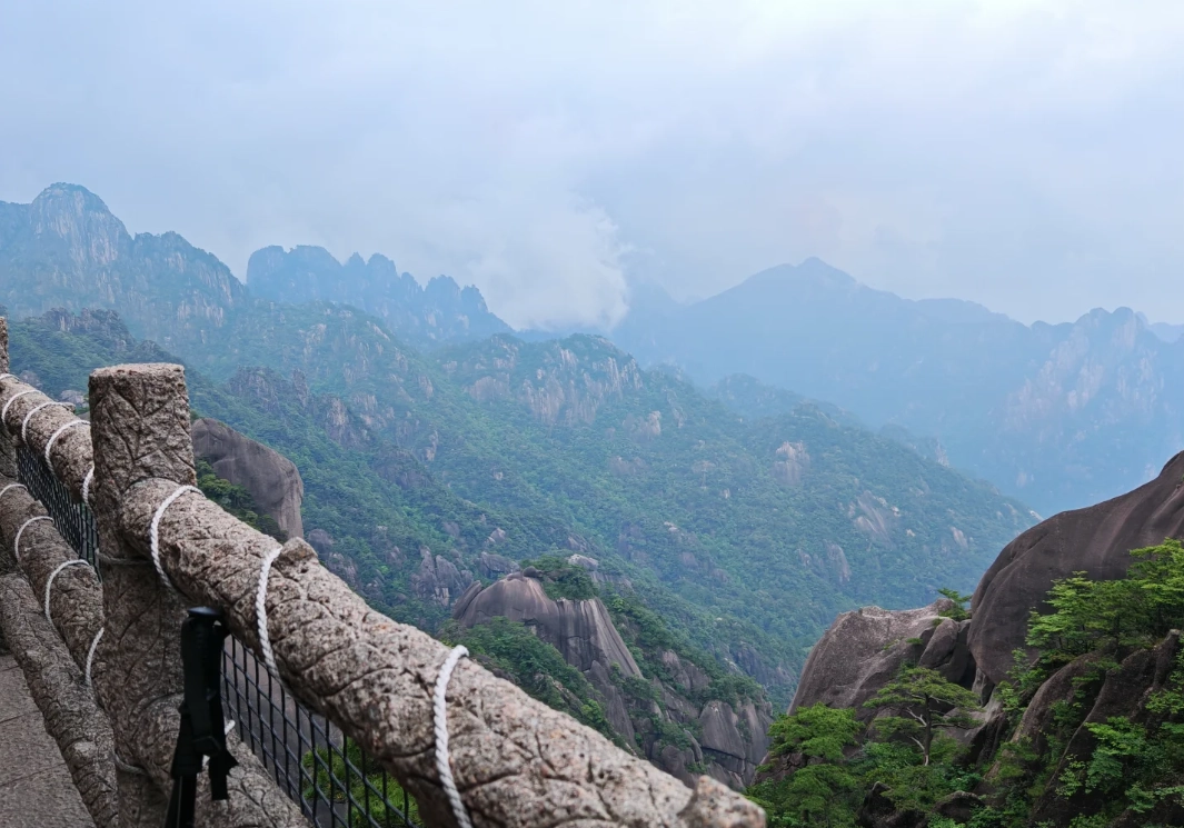 Huangshan overnight hiking