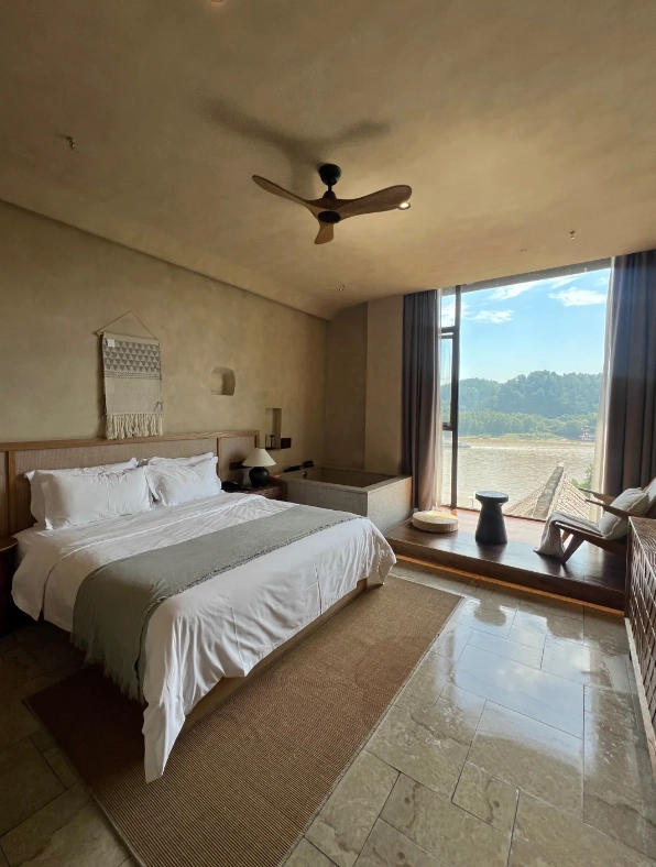 Budget Hostels in Leshan: Sleep Cheap, See the Giant Buddha