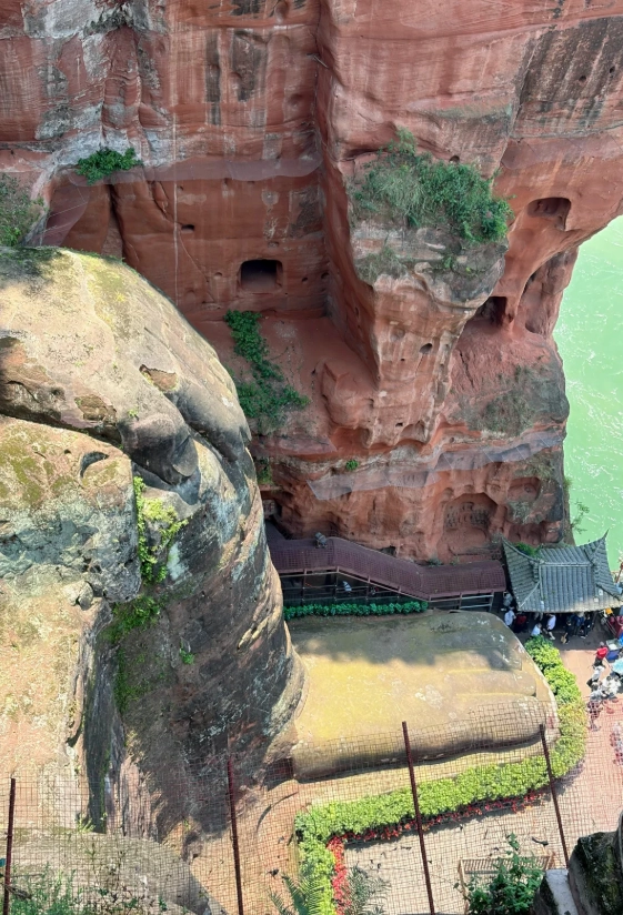 Leshan Giant Buddha from Chengdu Leshan Giant Buddha from Chengdu