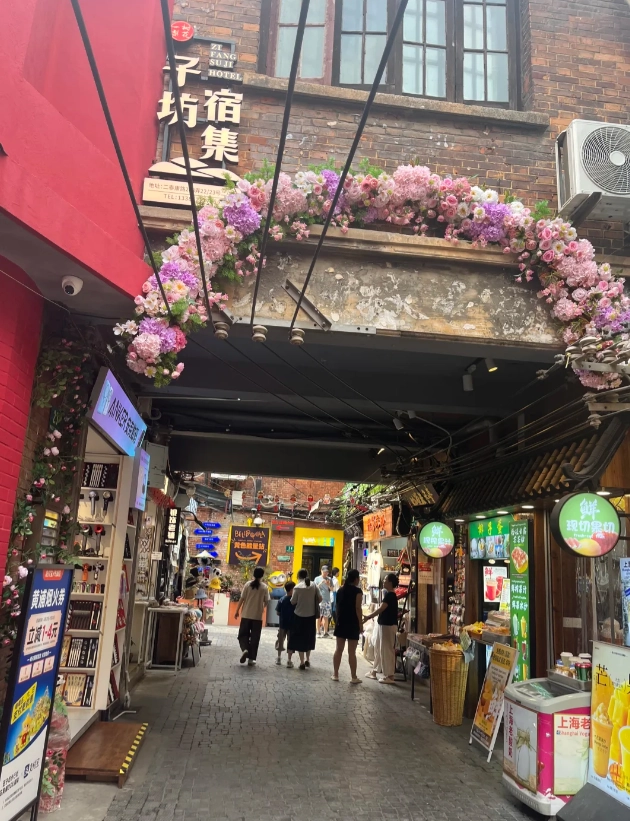where to take photos in Tianzifang