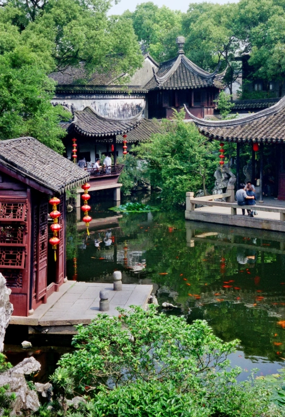 best time to visit Tongli Water Town