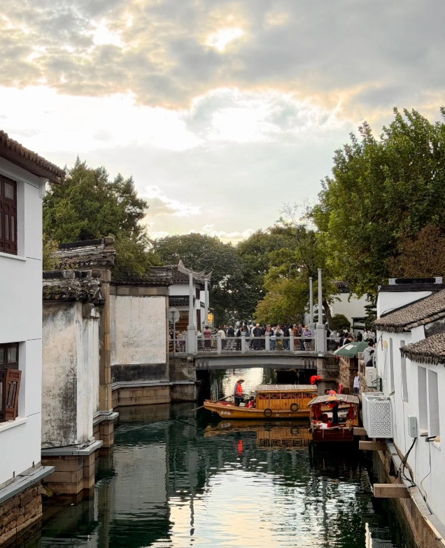 Suzhou canal walk
