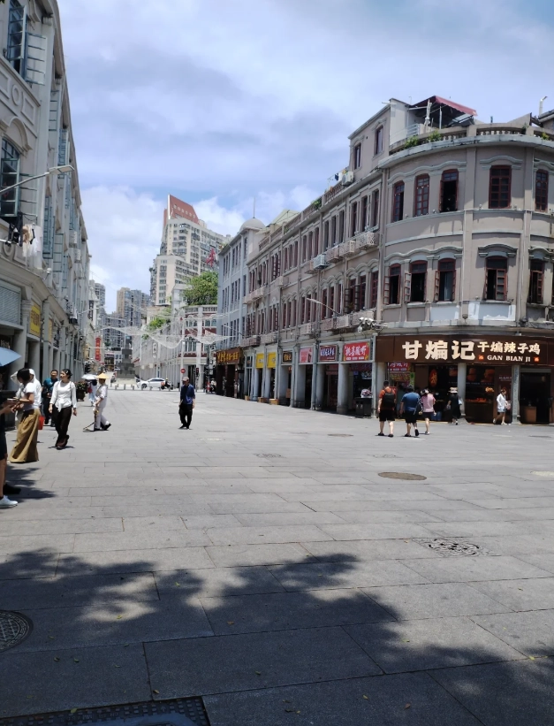 Zhongshan Road Pedestrian Street tips