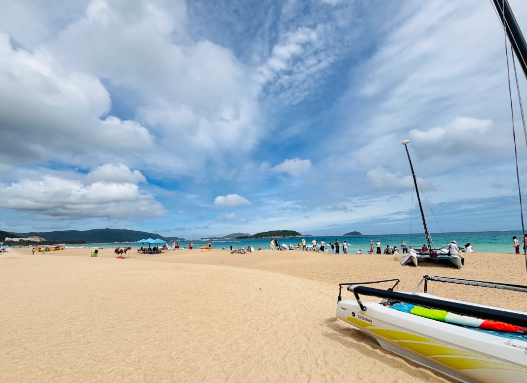 best time to visit Yalong Bay