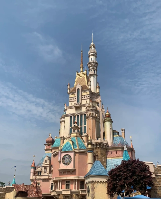 Hong Kong Disneyland English guide Hong Kong Disneyland English guide