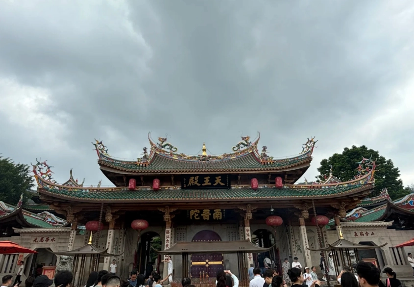 Nanputuo Temple subway