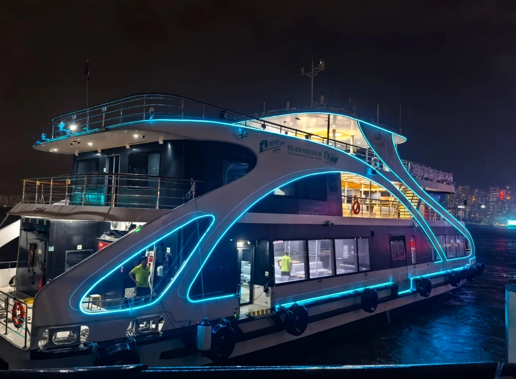 Victoria Harbour light show tips