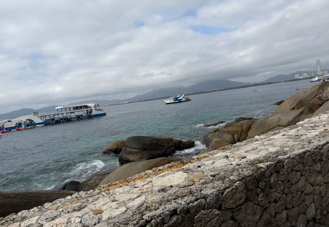 how to get to Wuzhizhou Island