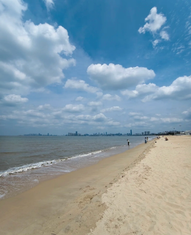 best time to visit Holiday Beach