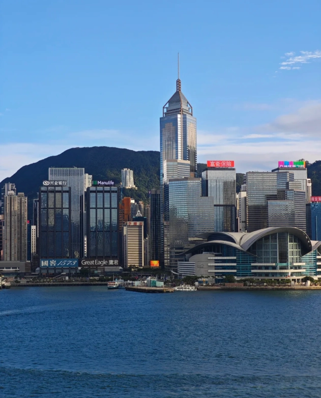 Victoria Peak Tickets: Skip the Queue & Save Money — Insider Tips