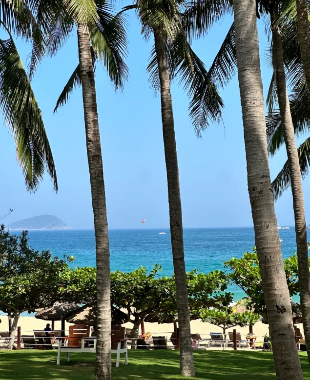 Yalong Bay review