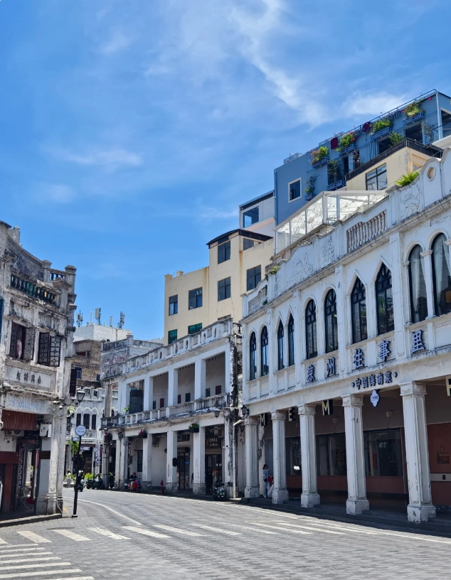 How Long to Spend at Haikou Qilou Old Street: 3-4 Hours Is the Sweet Spot