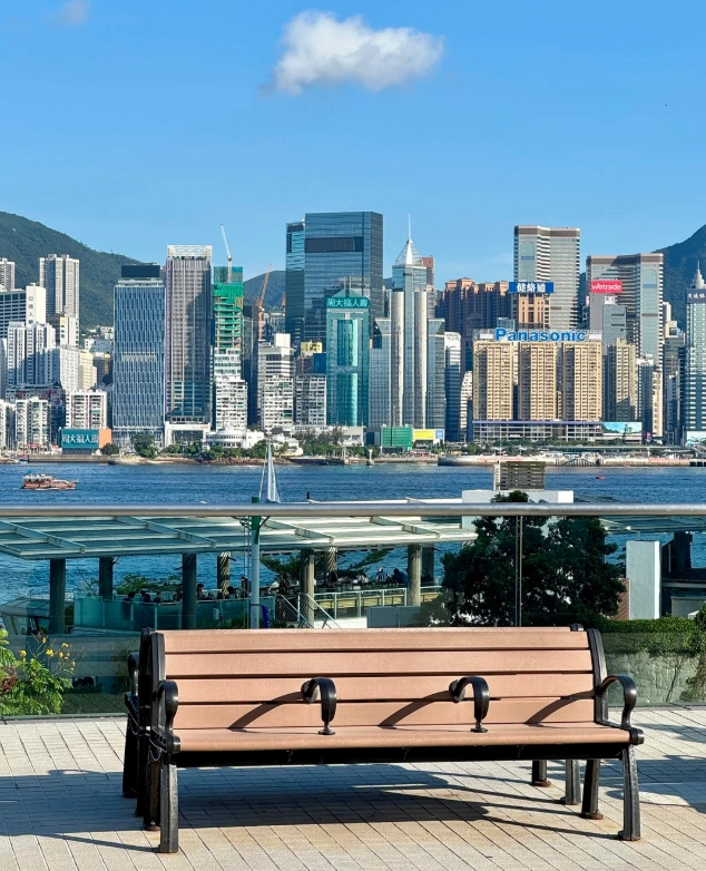 how to get to Victoria Harbour
