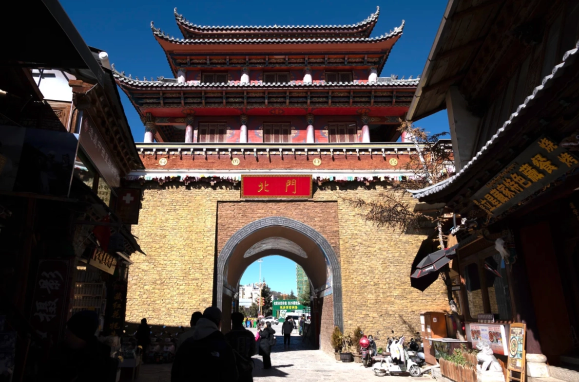 Dukezong Ancient Town attractions