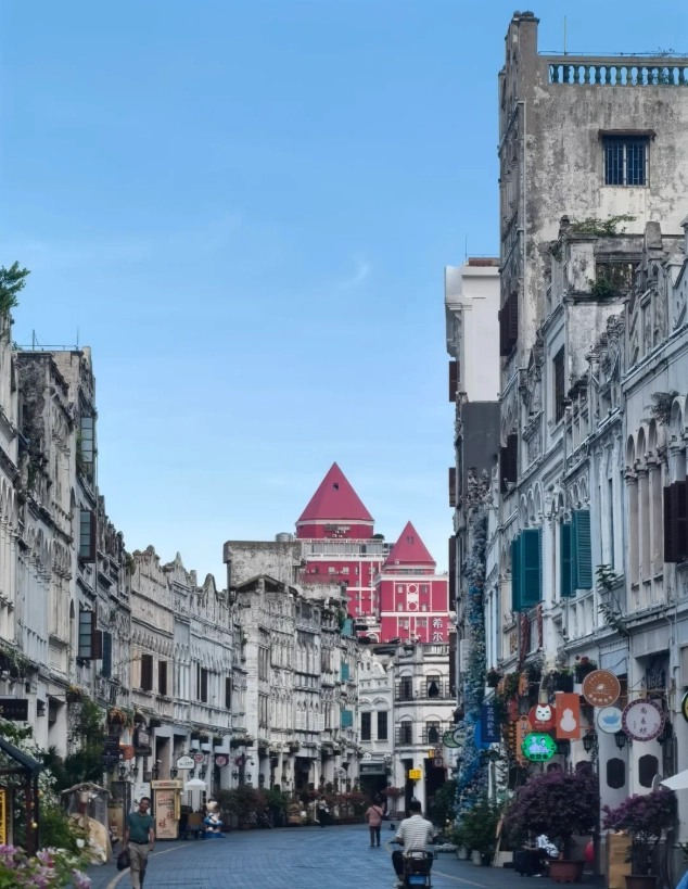 Qilou arcade street Haikou