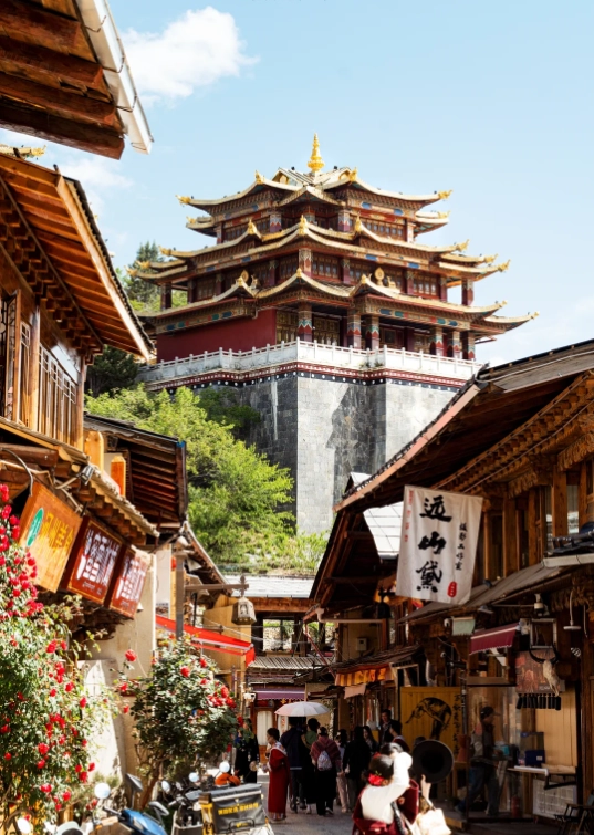 Dukezong Ancient Town things to do