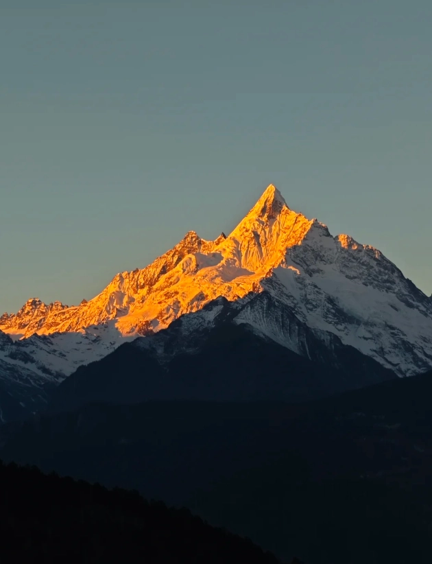 Travel photos of Shangri-La: Kawagebo peak viewing