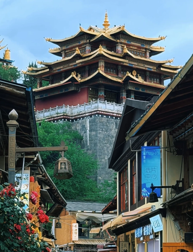 Dukezong Ancient Town: Insider Tips for a Stress-Free Visit