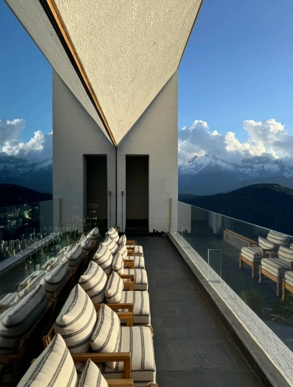 boutique hotels in Shangri-La