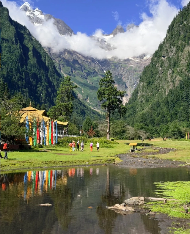 yubeng village hiking