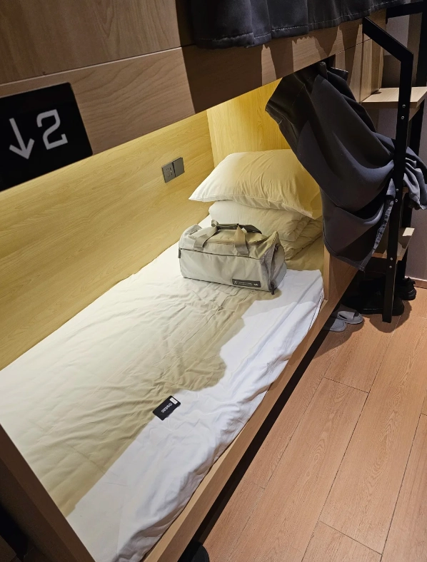 solo travel China accommodation
