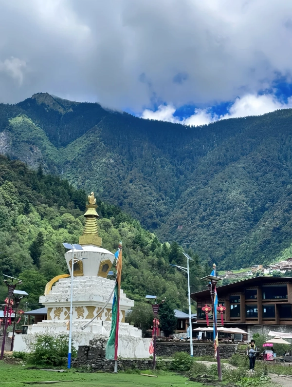 how to get to Yubeng Village