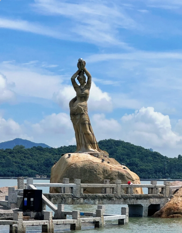 Zhuhai Fisher Girl Statue