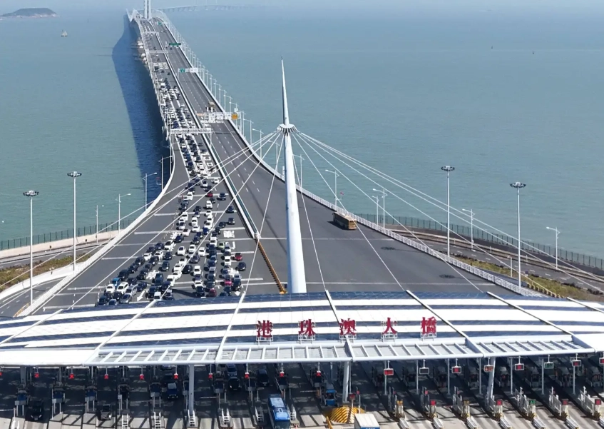Zhuhai to Hong Kong bridge
