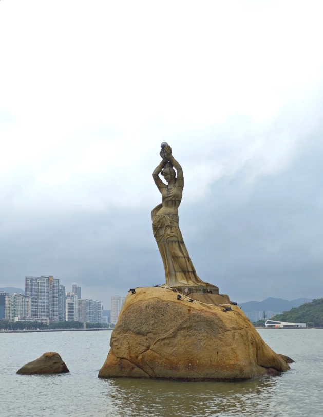Fisher Girl Statue Zhuhai parking